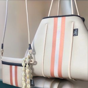 Waterproof 2-in-1 Neoprene Tote & Crossbody Bag beige camo + bronzed rose-gold